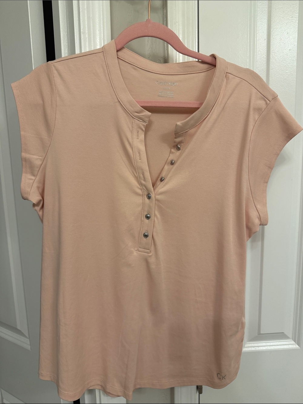 Calvin Klein Women's Peach Snap-Henley Cap Sleeve Top